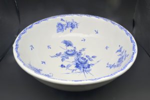 Porcelánový lavor s modrými květy